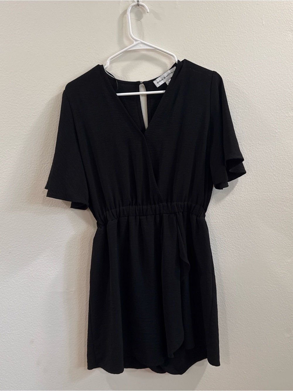 Black Short Sleeve V-Neck Dress